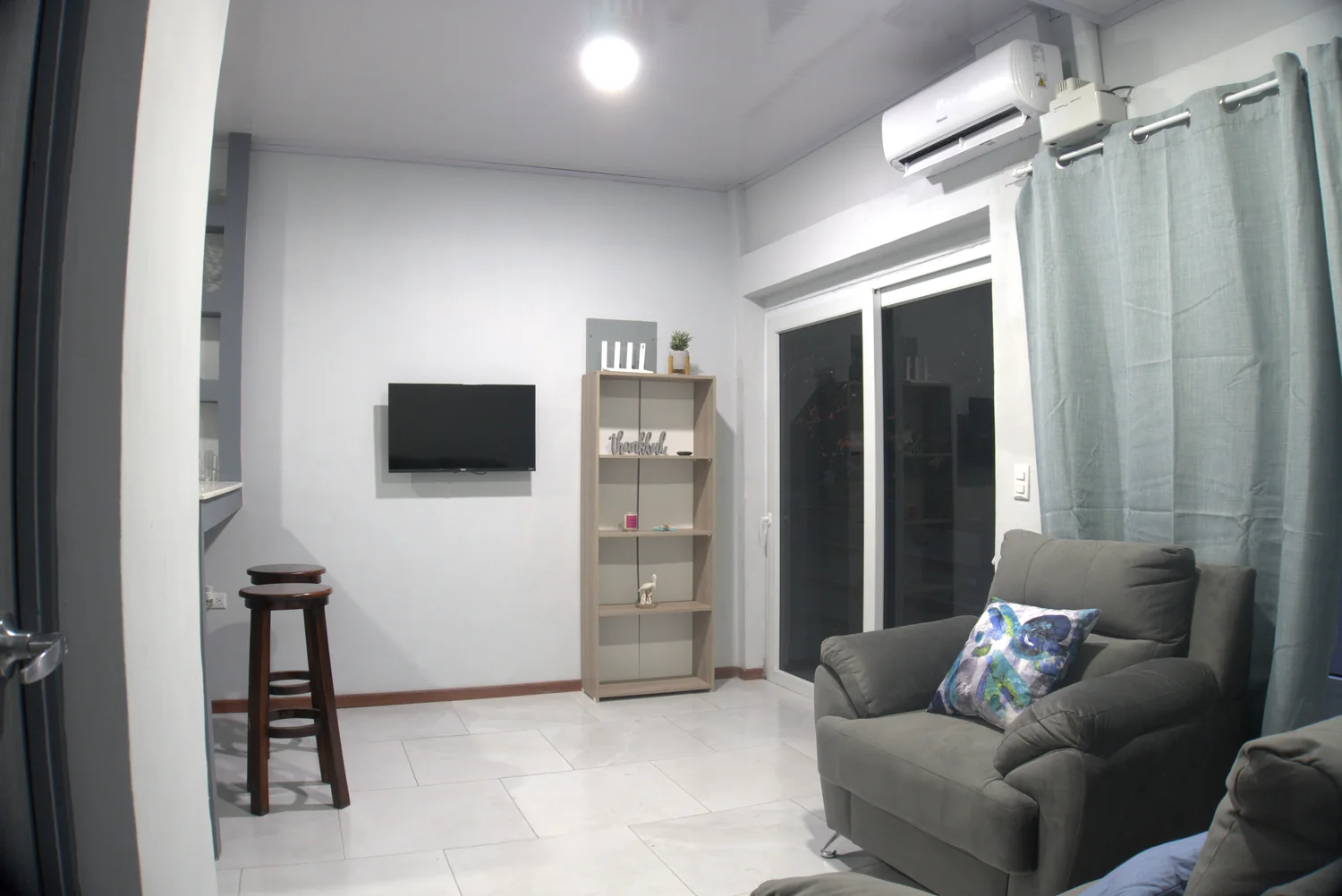 Sala de estar amplia y luminosa del Apartamento Monarca